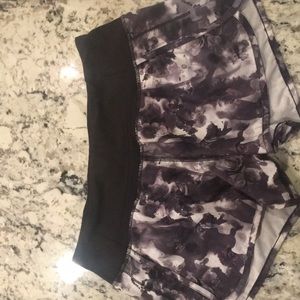 Lululemon shorts black and white